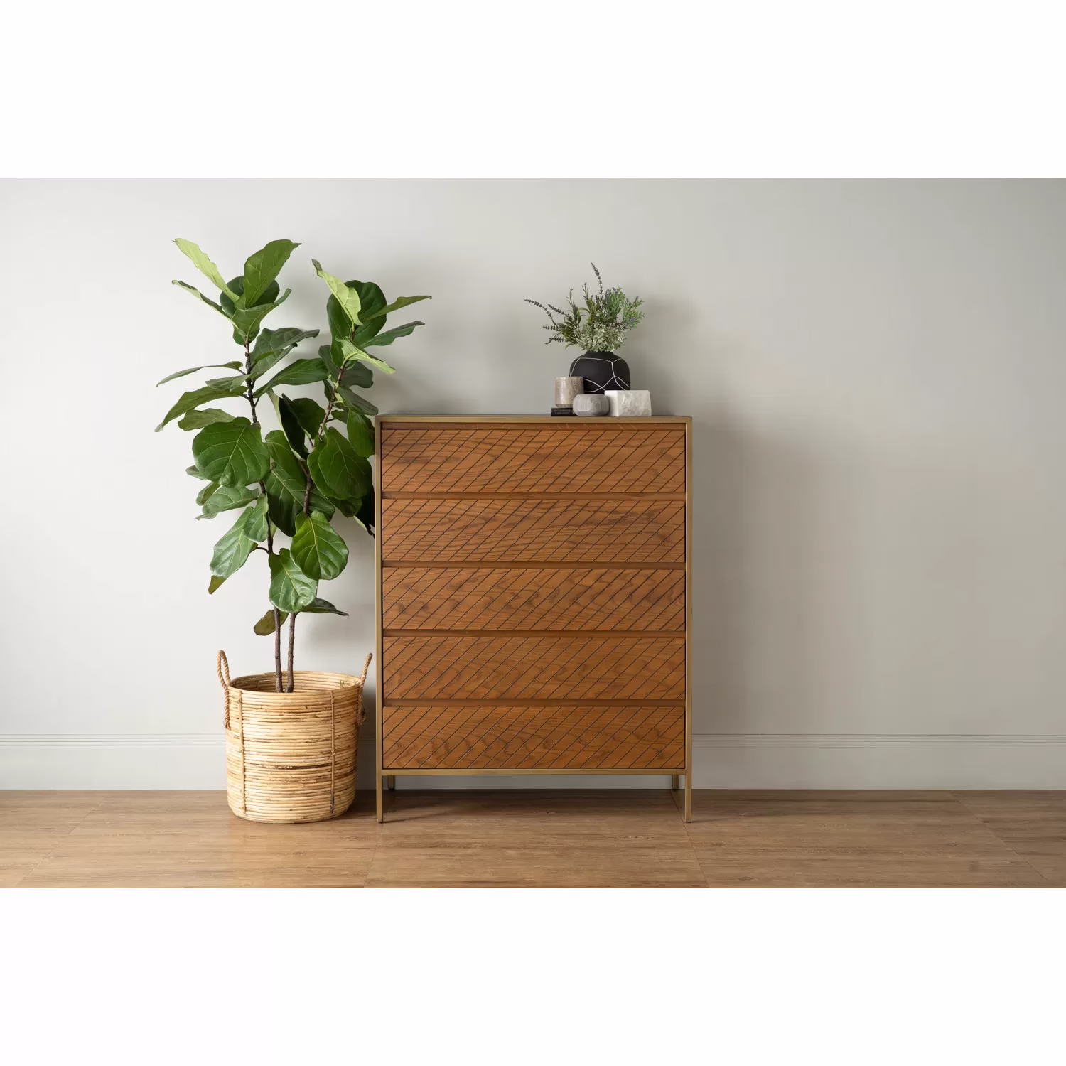 Willingham Dresser Chest - Image 3